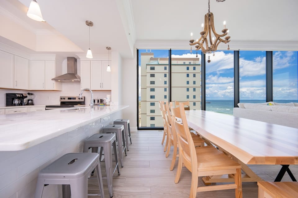 Condo, 4 Bedrooms | Private kitchen | Coffee/tea maker, fridge, oven