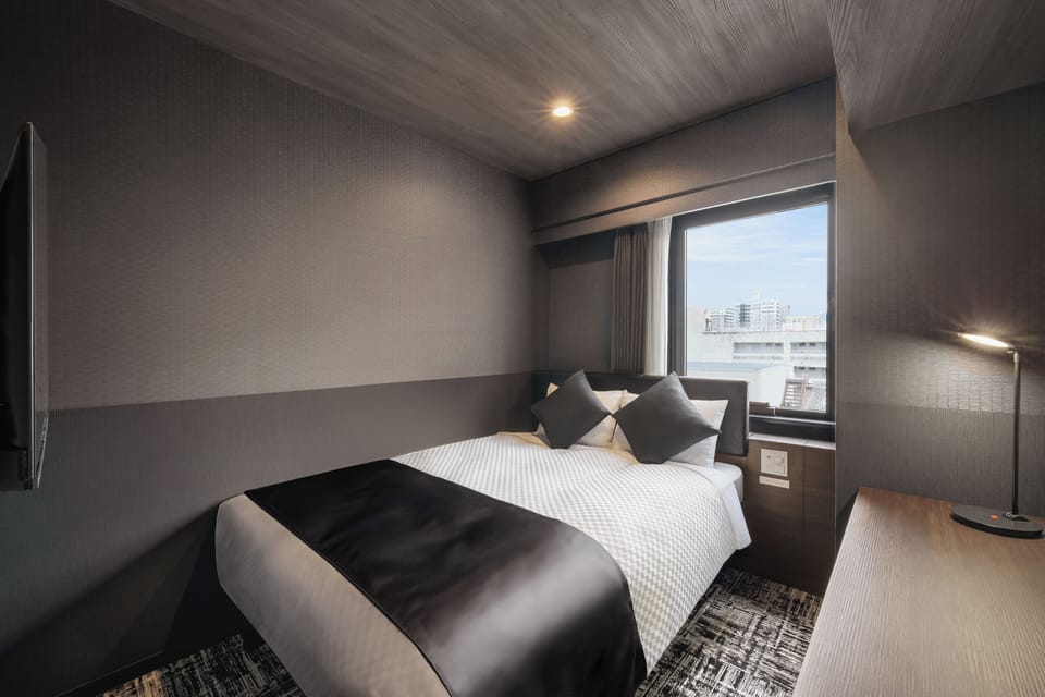 Corner Double Room, Non Smoking, City View | In-room safe, free WiFi