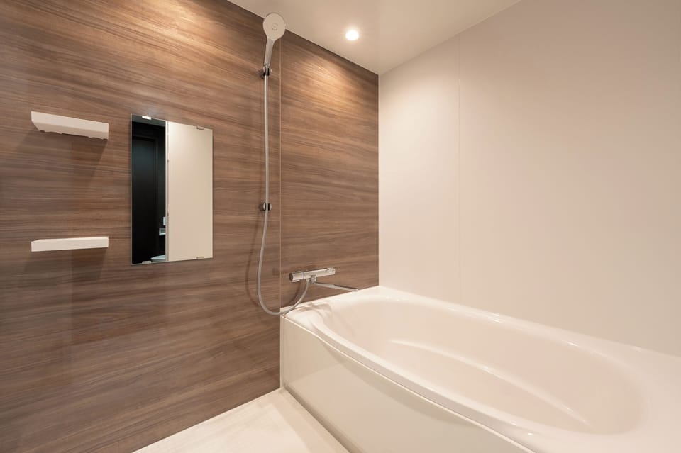 Deluxe Twin Room, Non Smoking, City View | Bathroom | Slippers