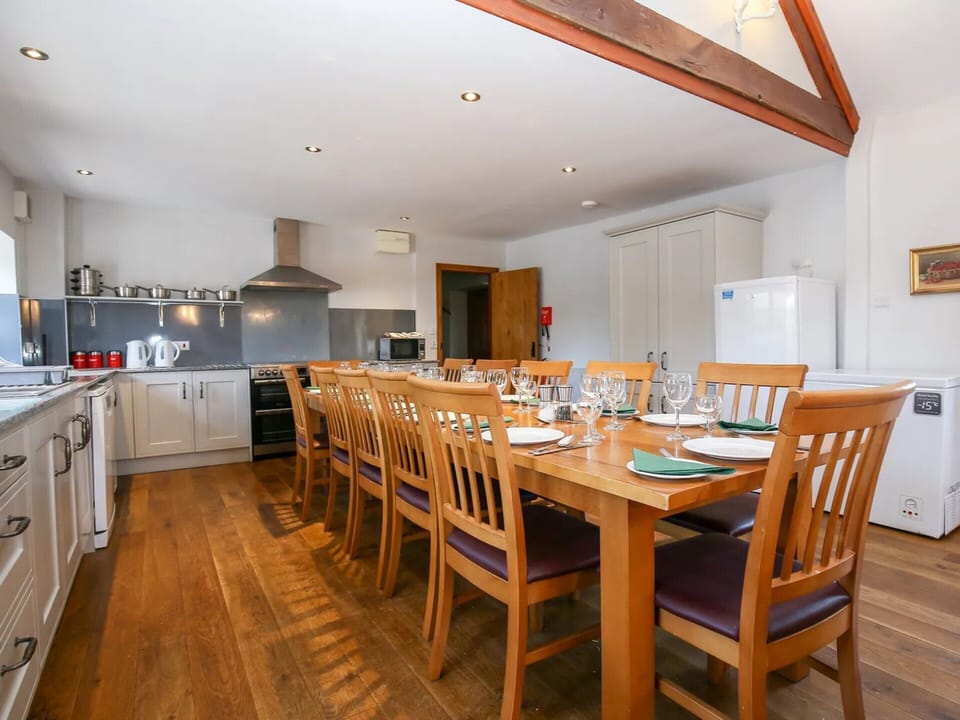 Cottage | Dining