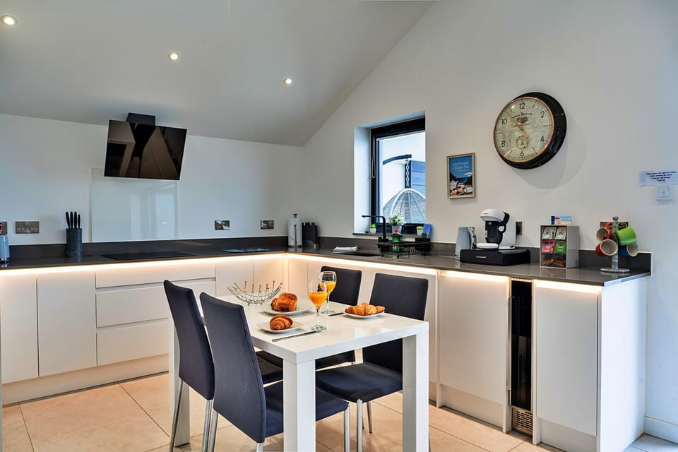 Apartment | Dining
