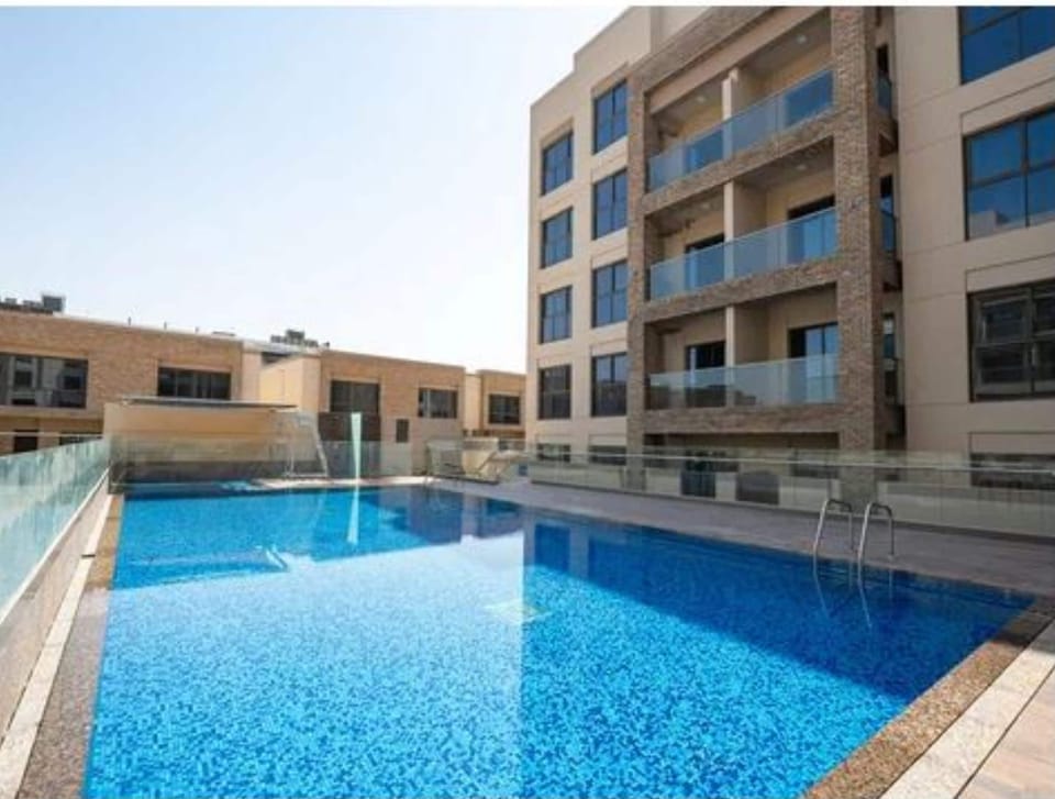 4 outdoor pools