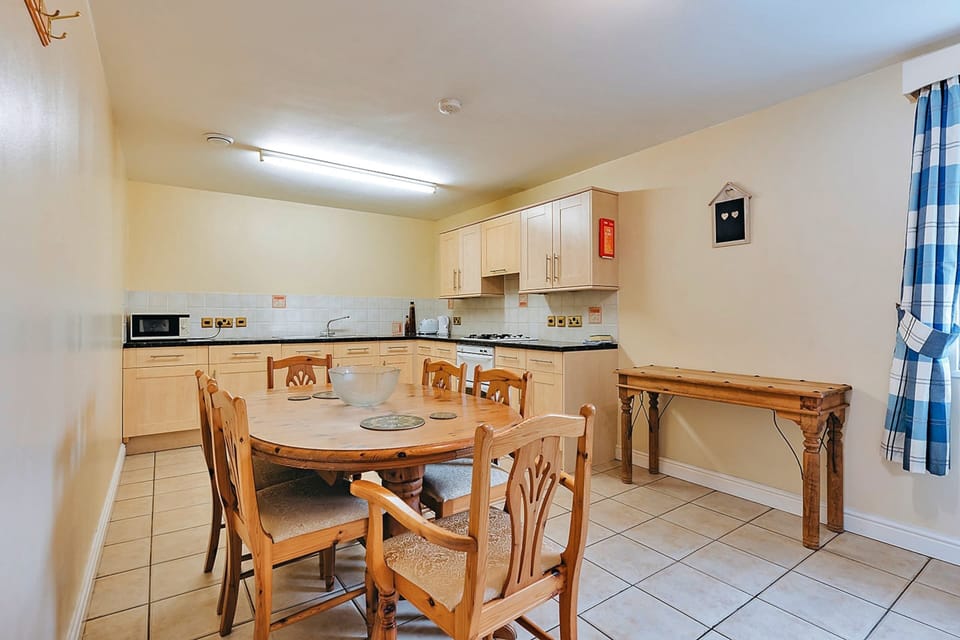 Cottage | Dining