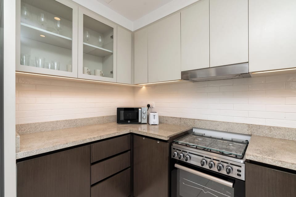 Premium Apartment, Harbor View | Private kitchen | Full-size fridge, microwave, oven, stovetop