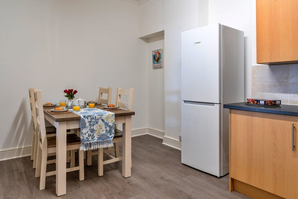 Apartment | Dining