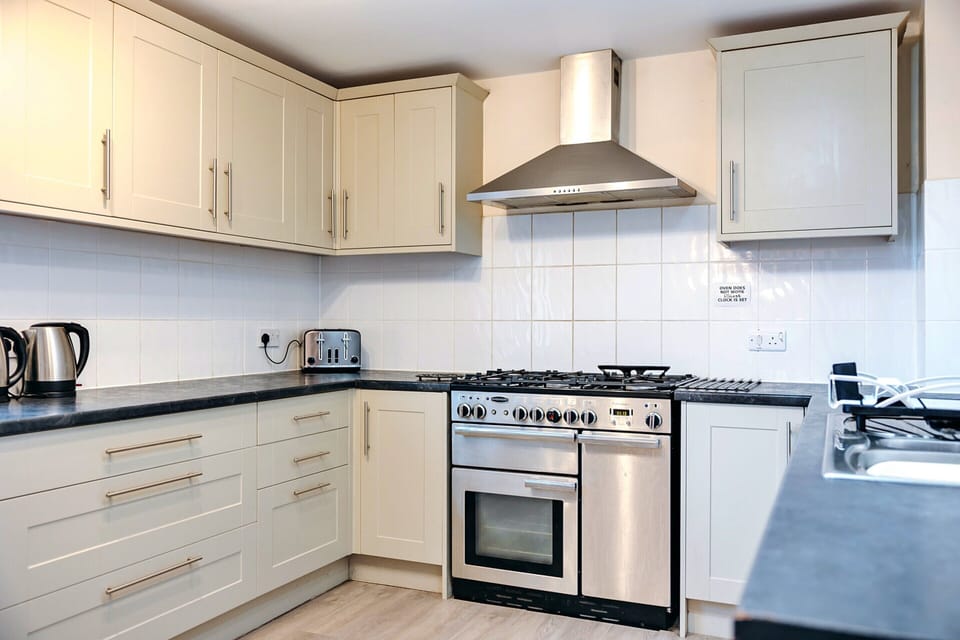Cottage | Private kitchen | Highchair