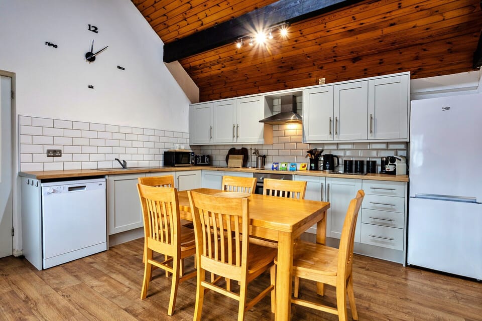 Bungalow | Dining
