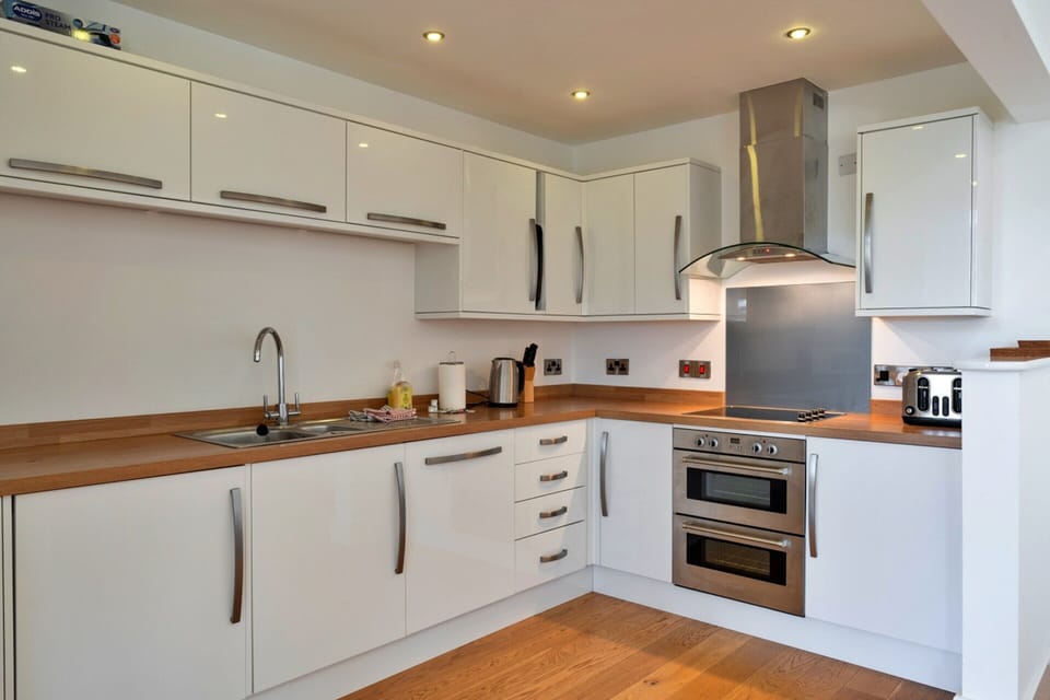 Cottage | Private kitchen | Toaster