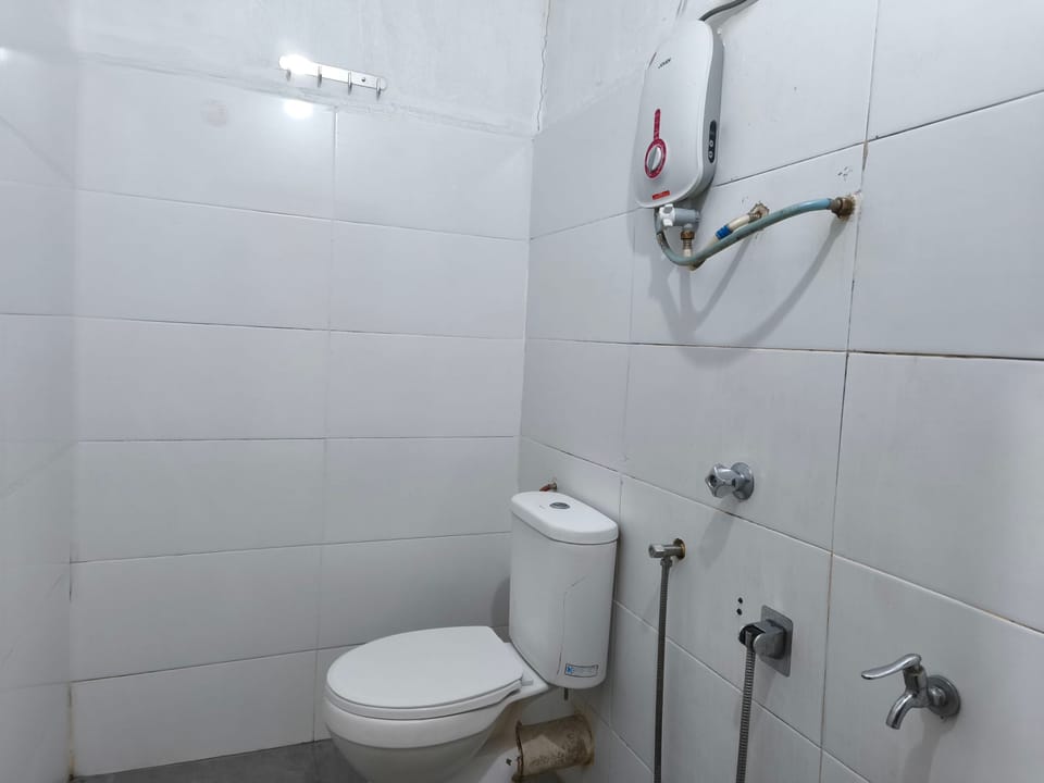 Deluxe Double Room | Bathroom | Bidet, towels