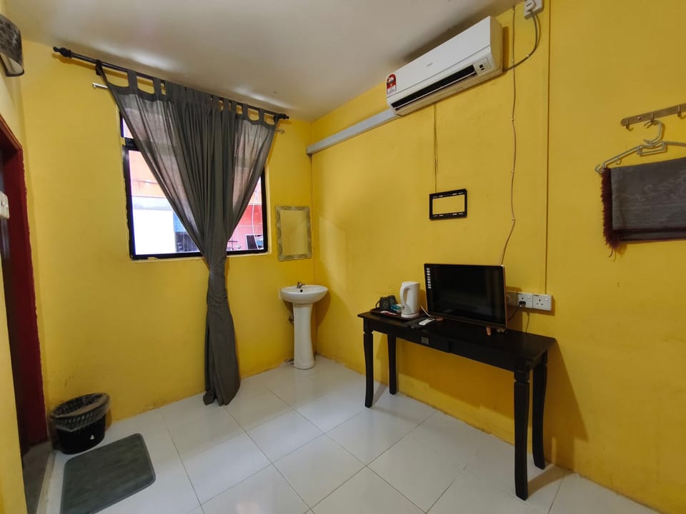 Deluxe Double Room | Free WiFi, bed sheets