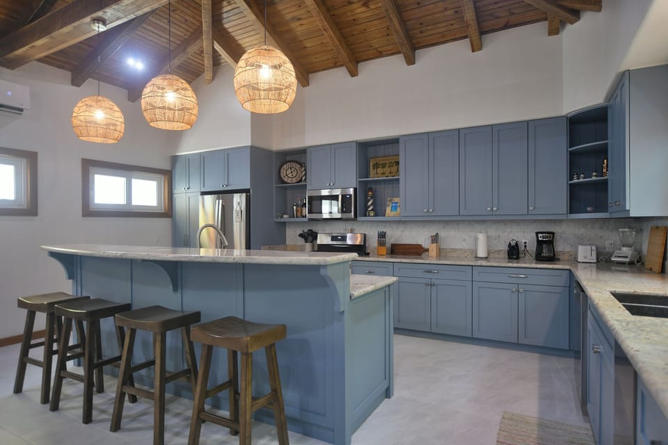 Kitchen with bar. 