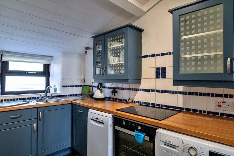 Cottage | Private kitchen | Highchair