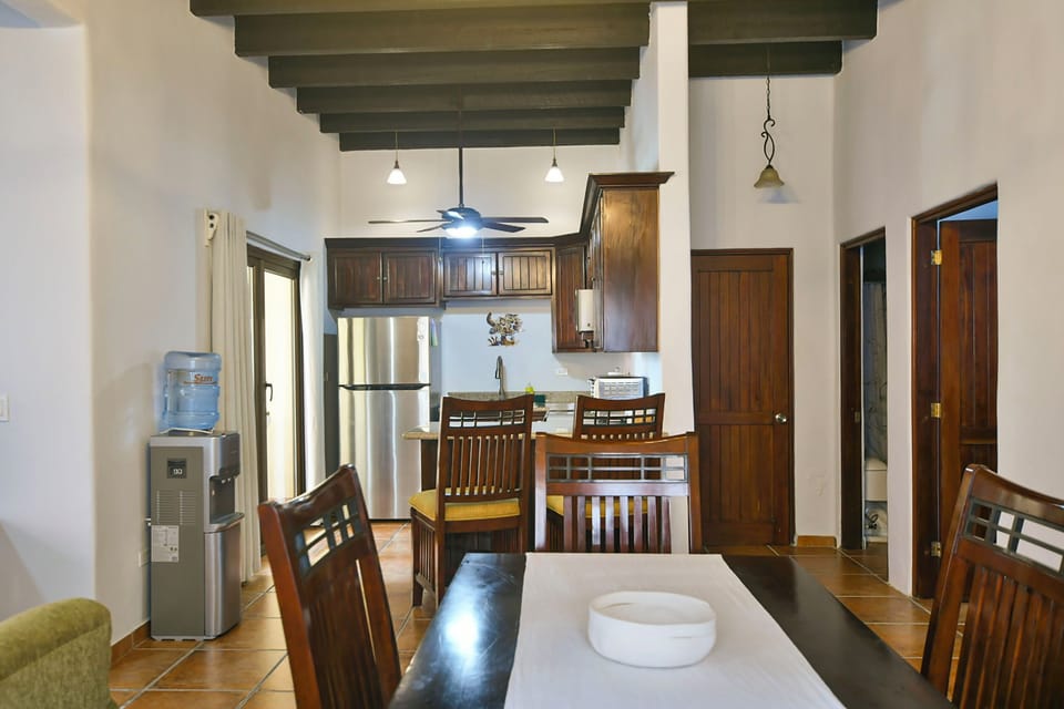 Dining & kitchen 