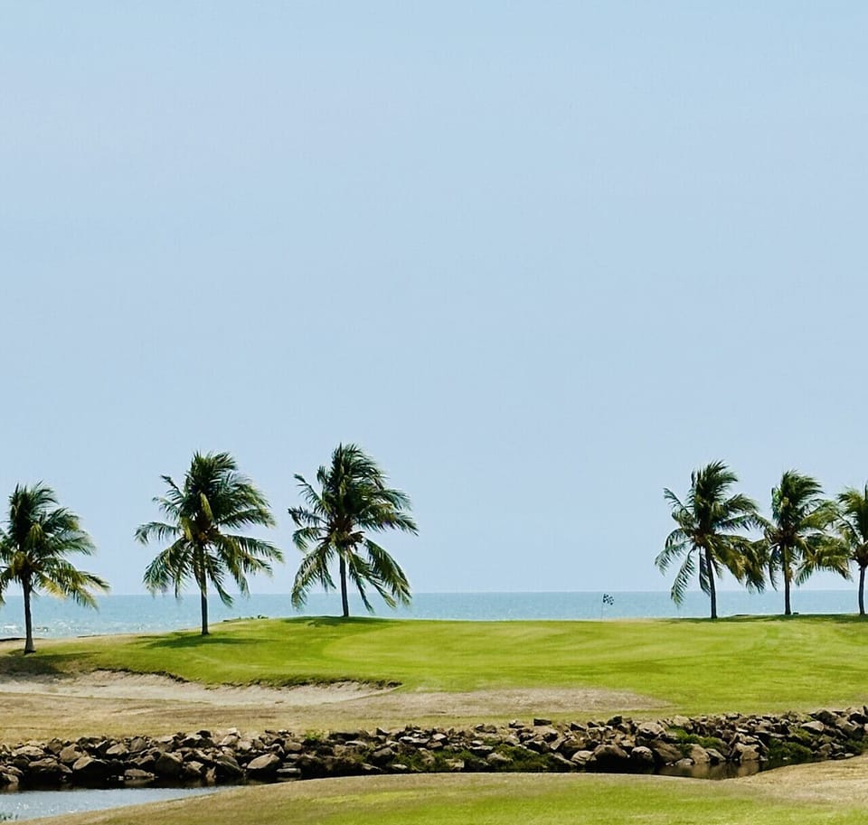 Beautiful Beachfont Golfcourse