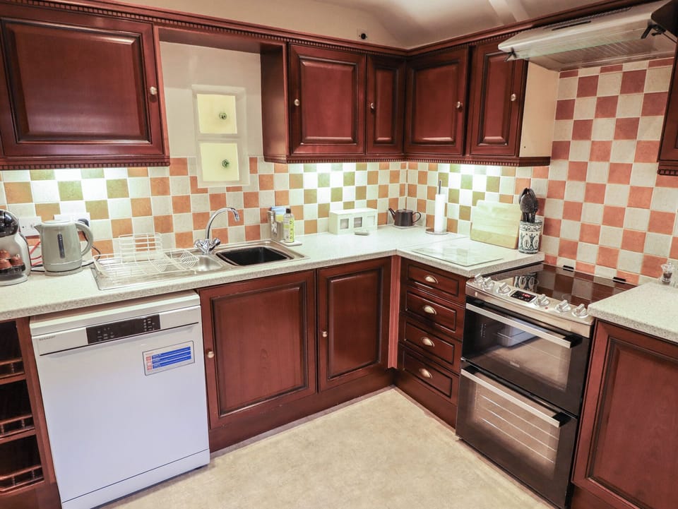 Dishwasher, cookware/dishes/utensils