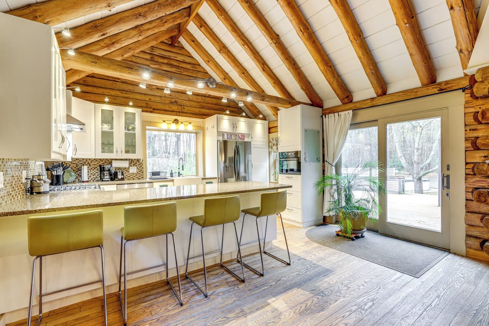 Kitchen | Breakfast Bar | Coffee Maker