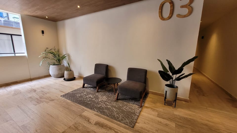 Apartment, 1 Bedroom, Accessible, Smoking | Living room
