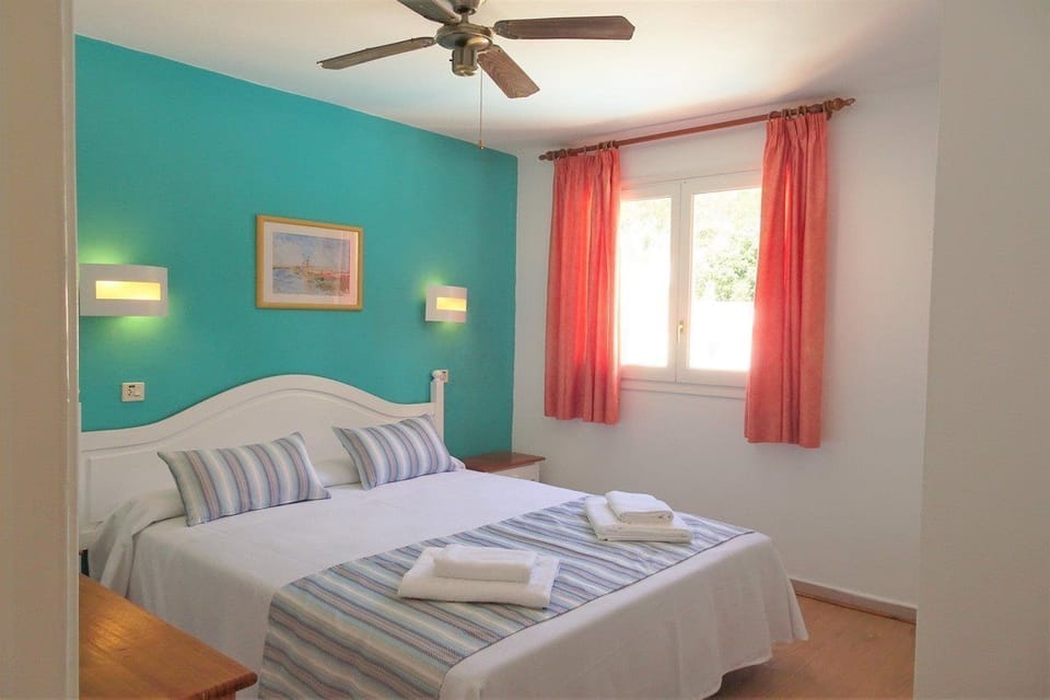 1 bedroom, in-room safe, WiFi (free)