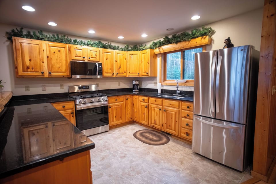 Deluxe Cabin, 6 Bedrooms, Air conditioning, Lake View | Exterior