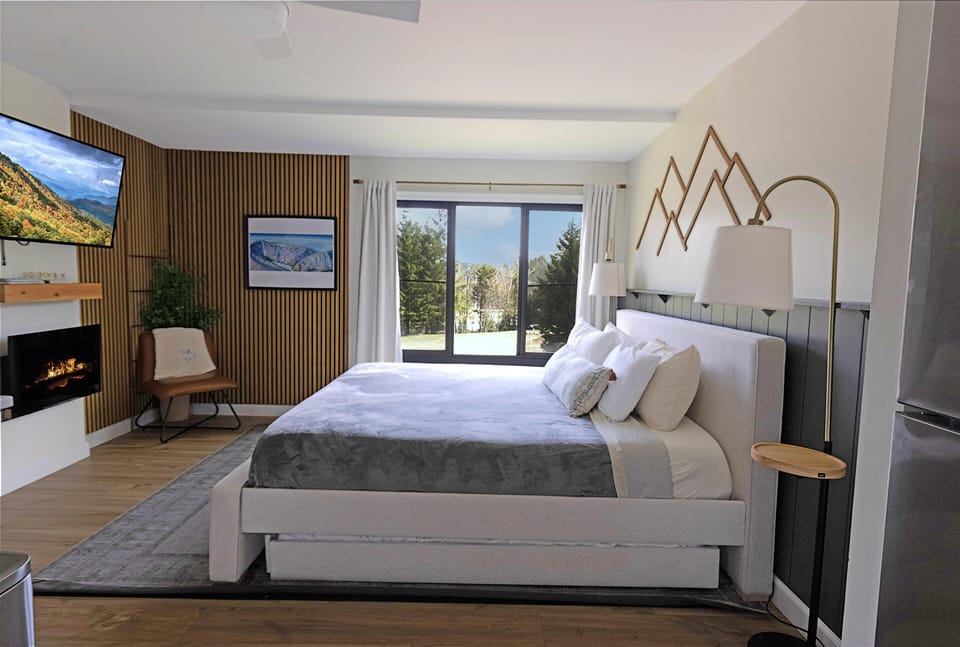 Welcome home to Silver Creek 1125!  Escape to this charming unit perfect for a romantic getaway!