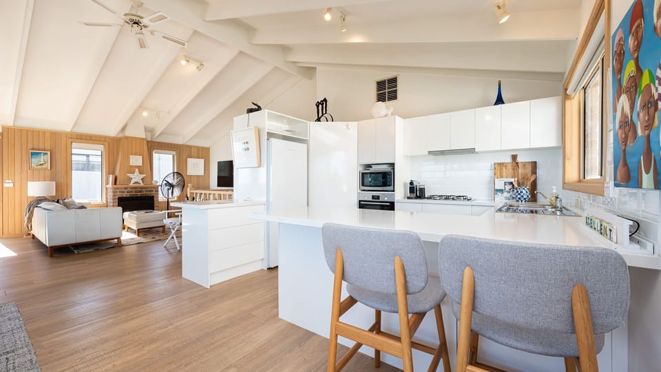 Fully equipped stunning kitchen 