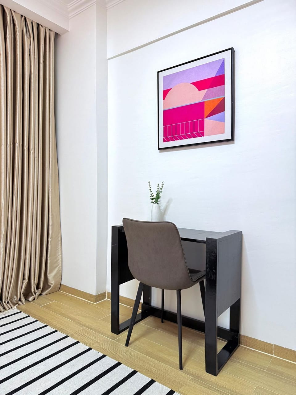 50-inch flat-screen TV with digital channels, Smart TV