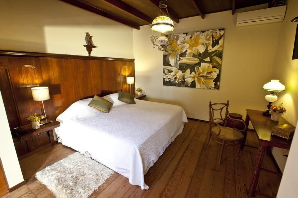 Suite, Jetted Tub | WiFi (free), bed sheets
