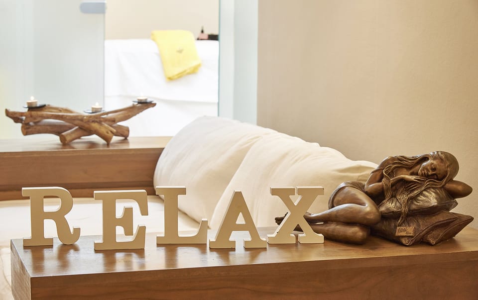 Sauna, hot tub, steam room, Turkish bath, body treatments, hydrotherapy