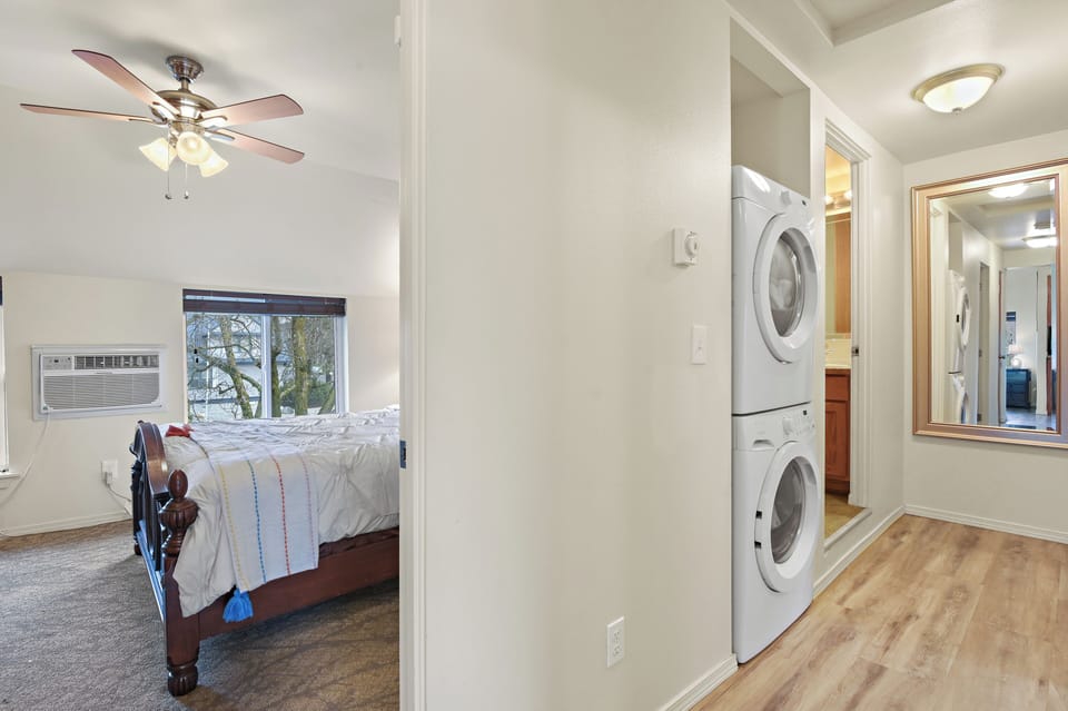 Maple Leaf Manor Suites Apartment in Spokane