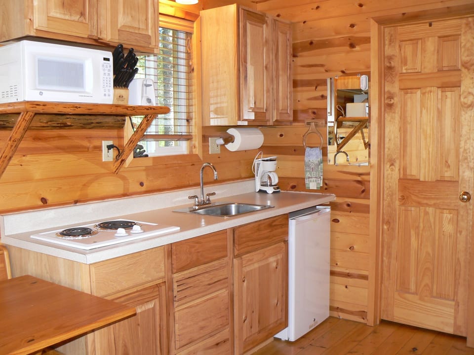 Cabin, Multiple Beds (Little Grizz) | Private kitchenette | Microwave
