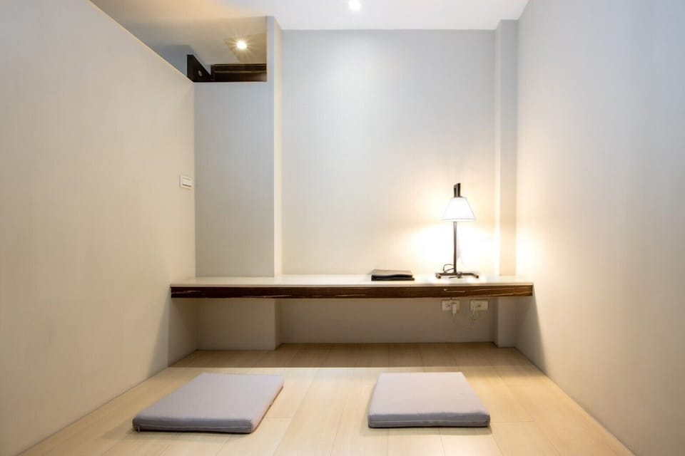 Japanese Family Room | Living area | 37-inch LED TV with cable channels, TV