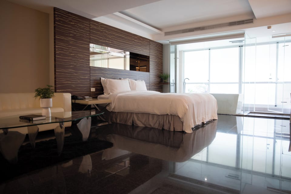 President Suit Room | Premium bedding, in-room safe, desk, soundproofing