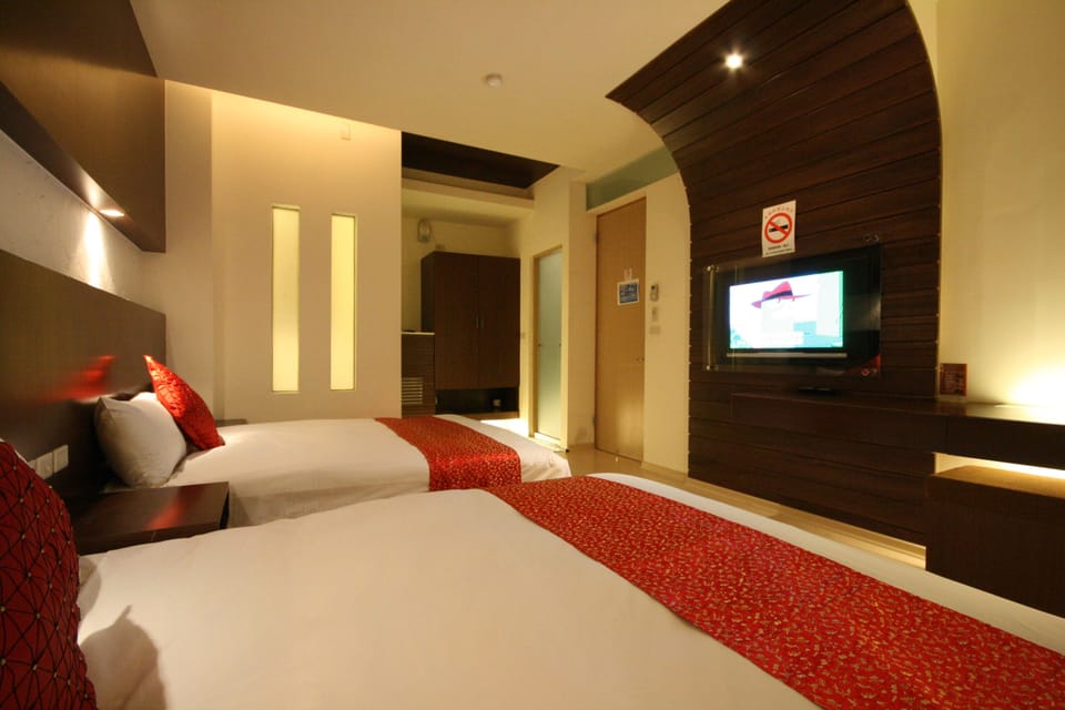 Standard Quadruple Room (地下室, Basement) | Down comforters, bed sheets
