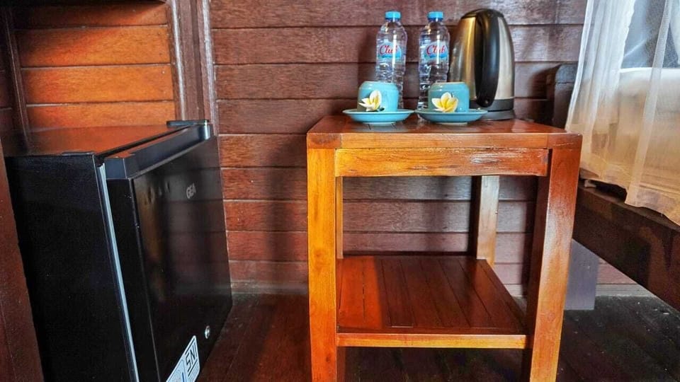 Desk, free WiFi