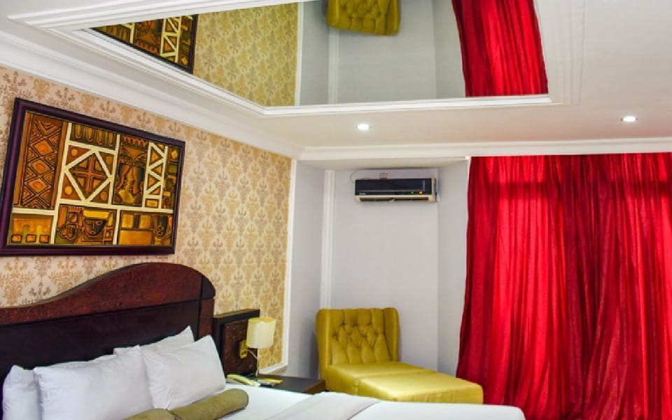Executive Room | 1 bedroom, in-room safe, desk, laptop workspace