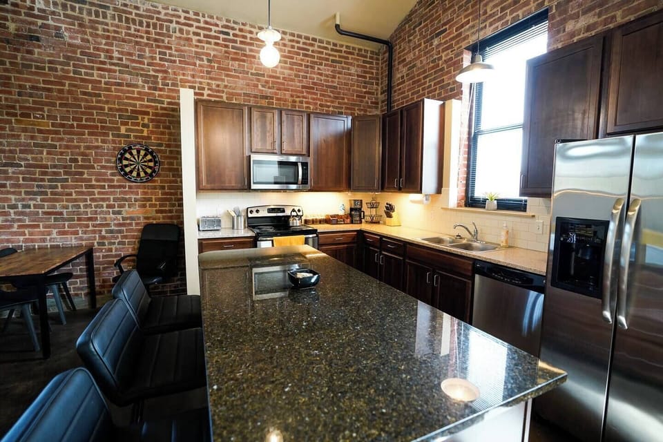 50a4f0f1-5f82-4929-9983-e18e3df0ee85