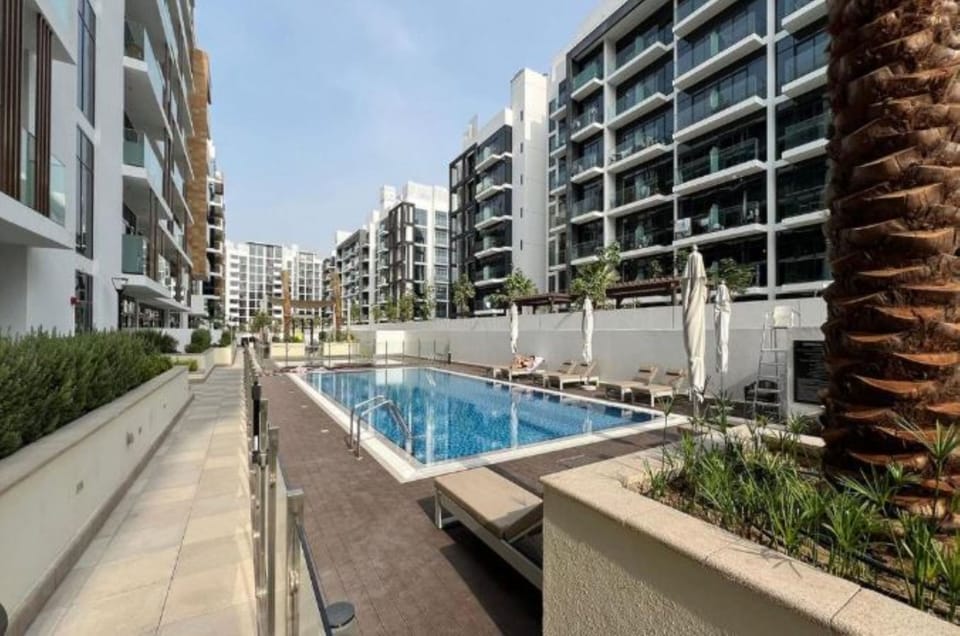 2 outdoor pools