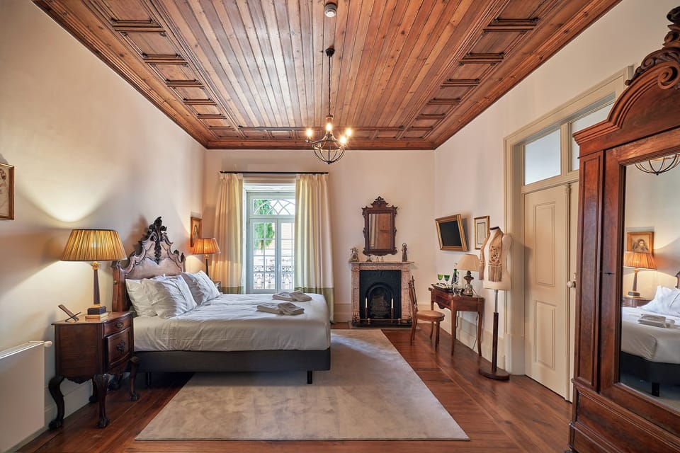 Premium Suite | 1 bedroom, individually decorated, individually furnished, desk