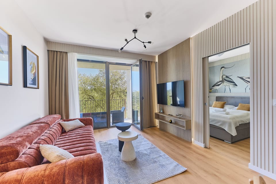 Luxury Apartment, Balcony, Park View | Living area
