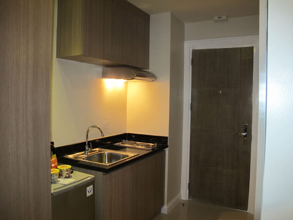 Executive Pad | Private kitchenette | Coffee/tea maker, electric kettle