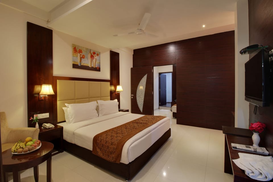 Sai Bliss Suite (Suite Room) Complimentary Shuttle Pick Up & Drop To Sai Baba Temple (Gate-3) | Premium bedding, minibar, in-room safe, desk