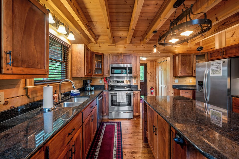 Fully equipped kitchen with everything you need for easy and gourmet meals.