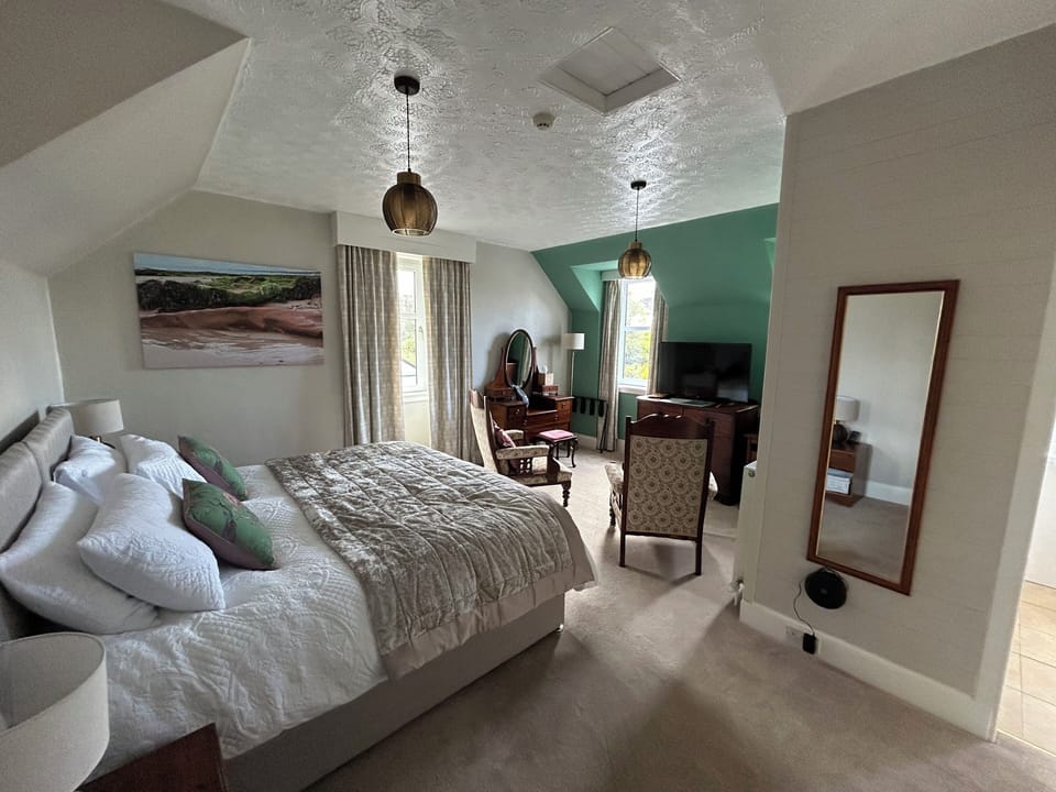 Double or Twin Room (LEWIS) | Iron/ironing board, free WiFi