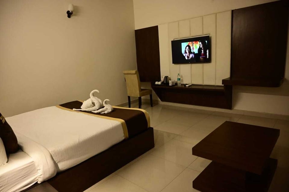 Premium bedding, free minibar items, in-room safe, blackout drapes