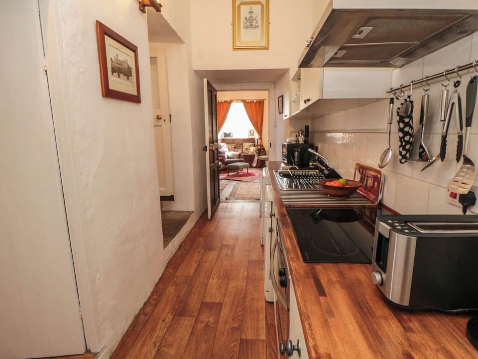Fridge, microwave, dishwasher, toaster
