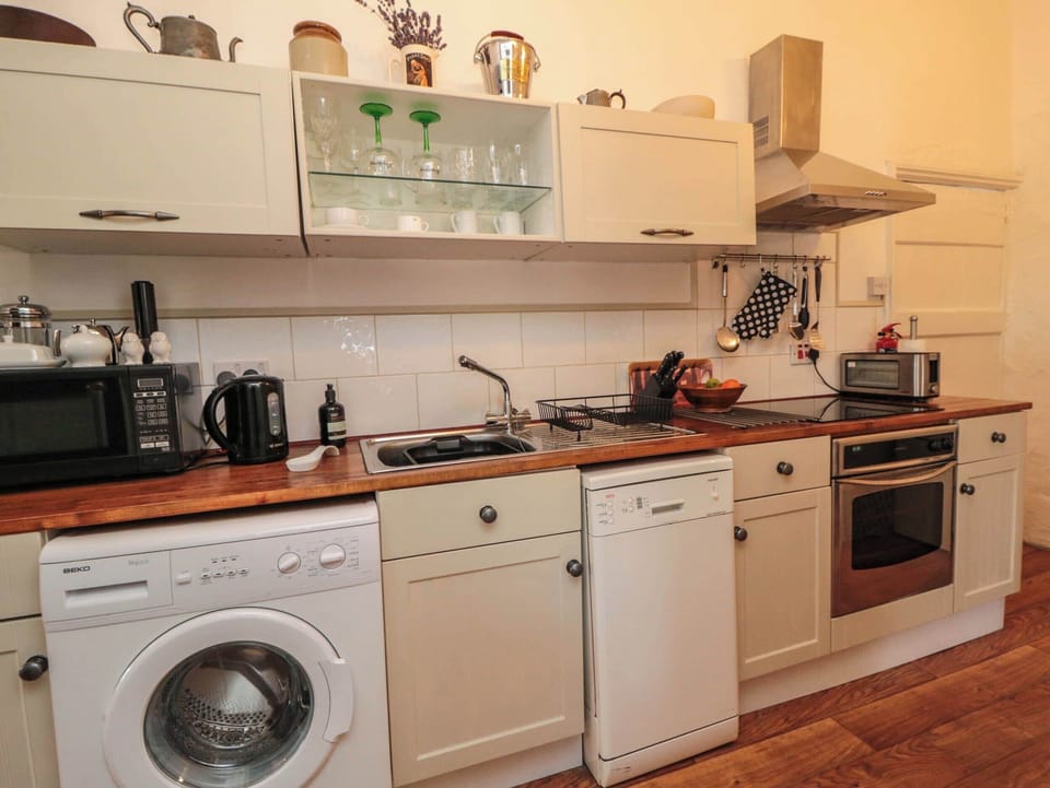 Fridge, microwave, dishwasher, toaster