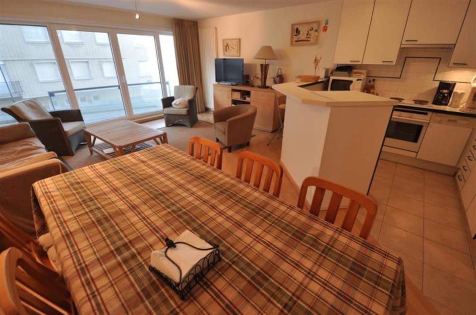 Apartment | Dining