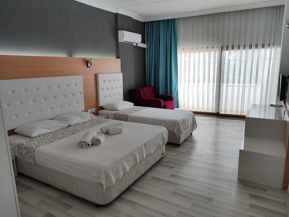 Family Twin Room, Balcony, City View | Desk, free WiFi