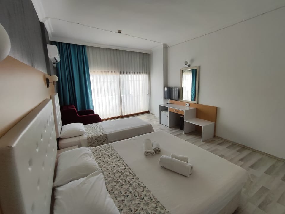 Family Twin Room, Balcony, City View | Desk, free WiFi