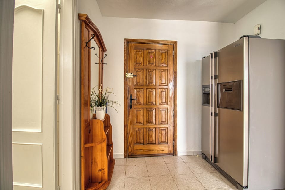 Apartment, 2 Bedrooms, Smoking, Balcony | Interior